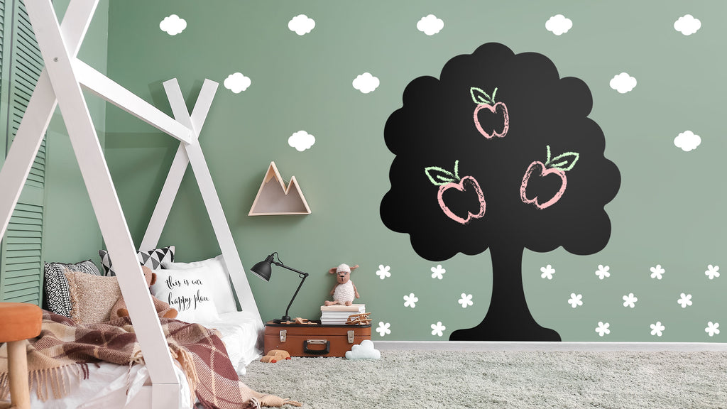 Naklejki tablicowe na ścianę do pokoju dziecięcego inspiracja drzewo kwiaty chmurki